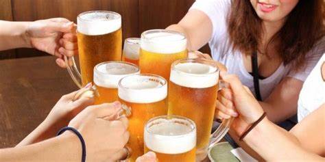 無論你喝多少,對飲酒者的健康風險都是從任何含酒精飲料的第一滴開始的